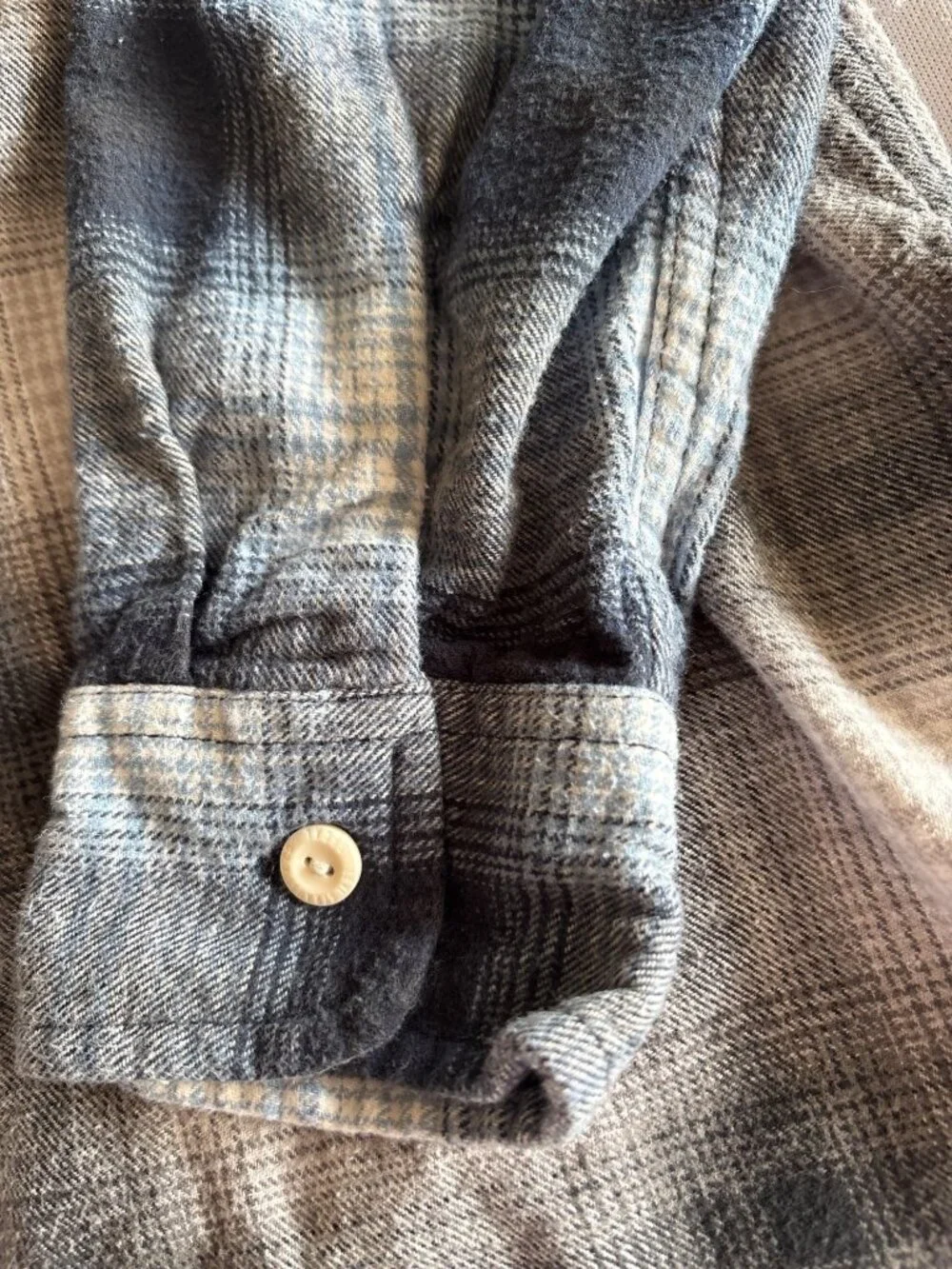Levis Mens Medium Plaid Button-Up Flannel Shirt In Blue & Gray Vintage